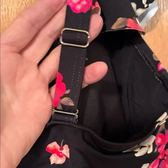 Land's End ruffle V-neck plus size black meadow floral midkini top adjust 18W - Picture 6 of 7